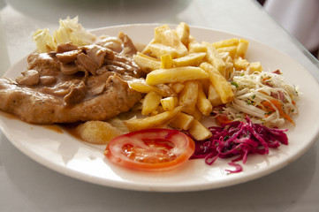 steak and french fries dinner