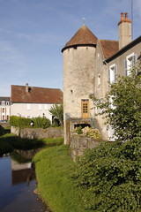 Fototapeta na wymiar Rivière Anguison à Corbigny, Bourgogne