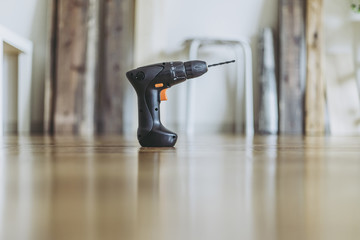 DIYの材料と電動ドリル