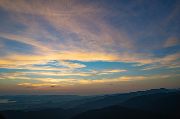 伊吹山から見た夕焼け（滋賀県、日本）