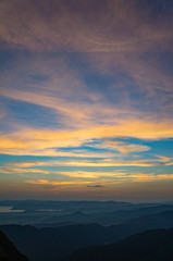 伊吹山から見た夕焼け（滋賀県、日本）