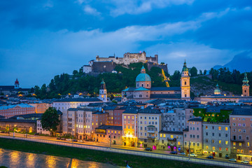 Fototapeta premium Salzburg skyline at night in Austria