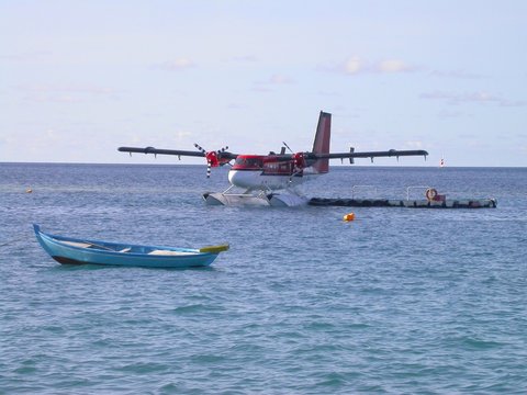 Hydroplane, Maldives island