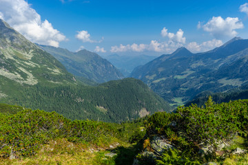 Fototapeta na wymiar Beautiful mountain and glacier view at Nationalpark Hohe Tauern in Pinzgau in the Austrian Alps