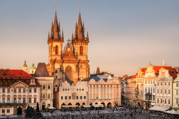 Obraz premium PRAGUE, CZECH REPUBLIC - 19 August, 2017: Sunset view of Prague old town square filled with people