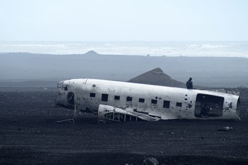 Fototapeta premium Plane wreck on the black beach at Sólheimasandur, South Coast of Iceland 