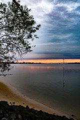 Sonnenaufgang an der Elbe bei Stade