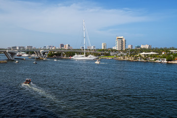 Obraz premium Rt A1A Bridge and Harbor