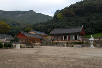 Fototapeta na wymiar Seonunsa Buddhist Temple