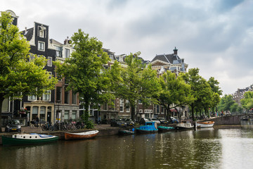 Obraz premium Amsterdam canal landscape