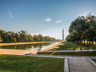 Obraz premium Lincoln Memorial Reflecting Pool and Washington Monument in Washington DC, USA