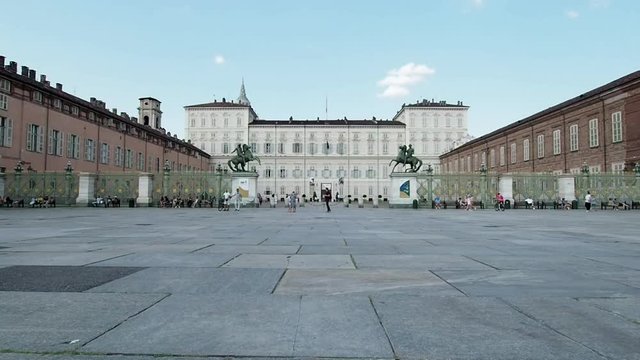 Palazzo Reale and Piazzetta Reale in 4k