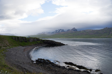 Landschaft am Hafen von Bakkagerði / Ostfjorde - Island