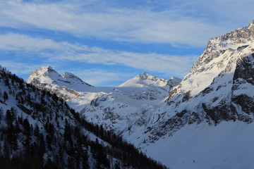 Obraz premium ski de randonnée en Vallée d'Aoste