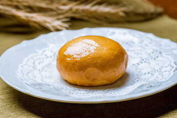 A small pie with cabbage