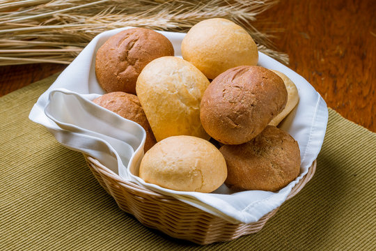Bread basket, round bread rolls