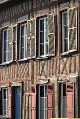 Fototapeta na wymiar Ville d'Evreux, façade à colombages, maison normande, département de l'Eure, Normandie, France
