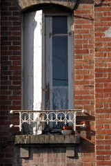 Ville d'Evreux, vieille fenêtre et volet, département de l'Eure, Normandie, France