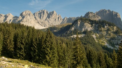 Obraz premium hiking and climbing in wilder kaiser