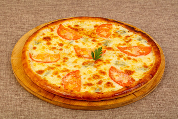 Pizza Margarita with cheese