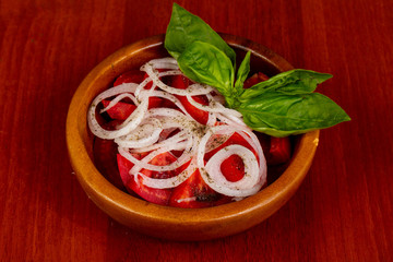 Vegan salad with tomato