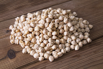 pile of raw chickpeas