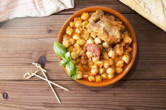 casserole of stewed chickpeas with meat