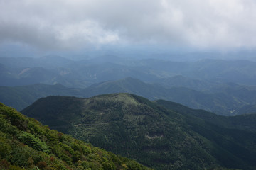 日本の岡山の那岐山の景色