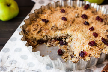 Apple crumble with dried cranberries