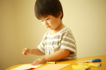 工作する男の子