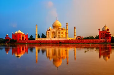 Poster Taj Mahal, Agra, India, is zonsondergang © Boris Stroujko