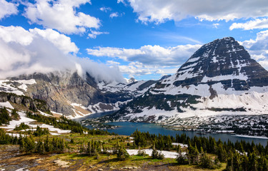 Panorama of high mountain lake - Hidden Lake in the rocky mountains of Glacier National Park Montana - obrazy, fototapety, plakaty