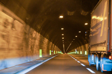 Overtaking of the truck in the tunnel.