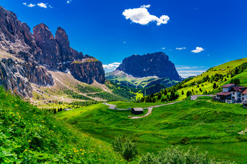 Fototapeta na wymiar View of the beautiful Dolomites at the Gardena Pass