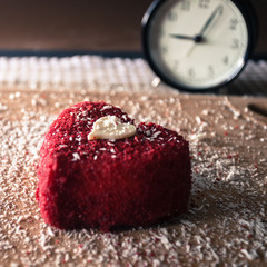 Red delicious cake and hour