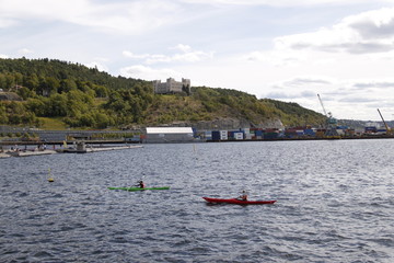 Canoës sur le fjord à Oslo, Norvège