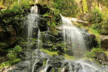 Fototapeta premium Zweribach-Wasserfall