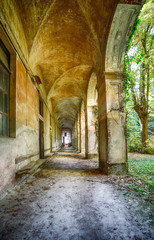 Verlassene Psychiatrische Klinik und Geisterhaus