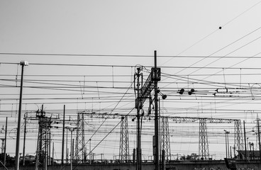 Geometries of high voltage cables in the sky