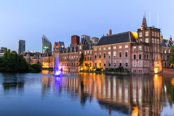Obraz premium the hague netherlands evening reflections