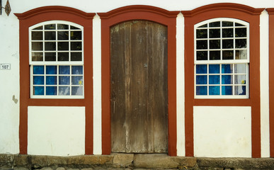 Ancient window and door - Janelas e porta antiga
