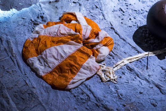 parachute on the moon
