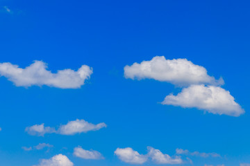 Obraz premium White clouds in blue sky