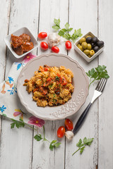 pasta with dried tomatoes fresh tomaoes and green olives