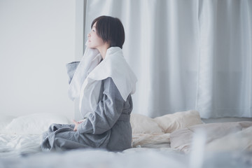 タオルドライ・女性・バスローブ