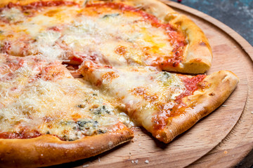 Pizza Quattro formaggi