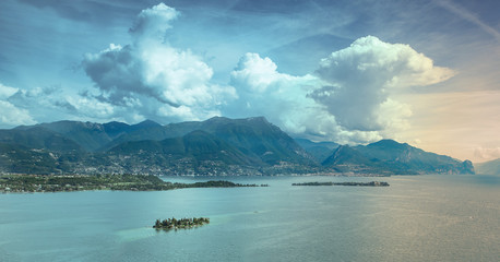 Lago di garda sfondo