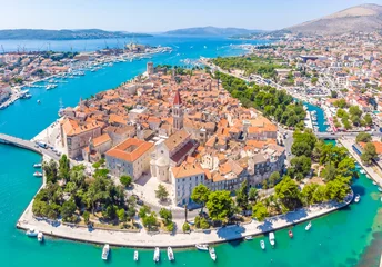 Crédence de cuisine en verre imprimé Lieux européens Vue aérienne de Trogir en été, Croatie