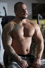 Fototapeta na wymiar The man who bodybuilding 