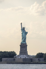 Fototapeta premium Golden Hour Statue of Liberty